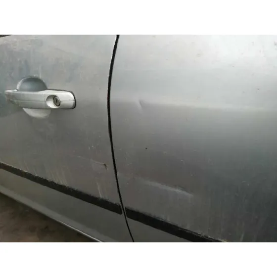 FORD FOCUS BERLINA (CAP) '2006 TREND GRIS
