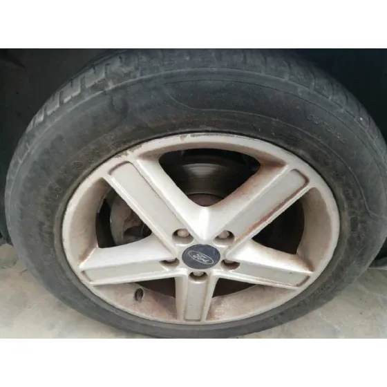 FORD FOCUS BERLINA (CAP) '2006 TREND GRIS