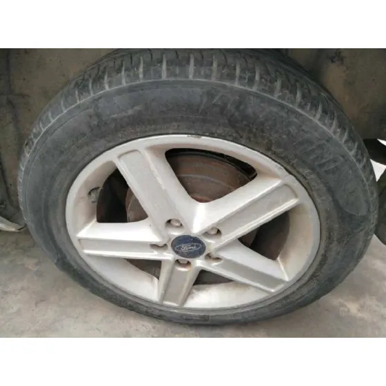 FORD FOCUS BERLINA (CAP) '2006 TREND GRIS