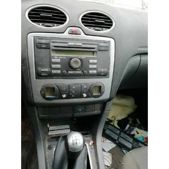 FORD FOCUS BERLINA (CAP) '2006 TREND GRIS