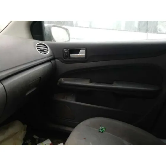 FORD FOCUS BERLINA (CAP) '2006 TREND GRIS