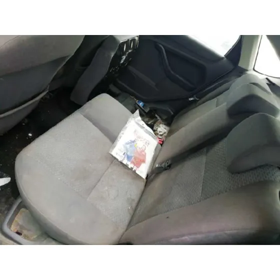 FORD FOCUS BERLINA (CAP) '2006 TREND GRIS