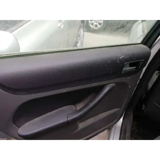 FORD FOCUS BERLINA (CAP) '2006 TREND GRIS