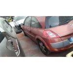RENAULT MEGANE II BERLINA 3P RENAULT MEGANE II BERLINA 3P '2002 CONFORT AUTHENTIQUE ROJO 2002