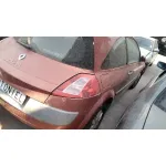 RENAULT MEGANE II BERLINA 3P RENAULT MEGANE II BERLINA 3P '2002 CONFORT AUTHENTIQUE ROJO 2002