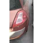 RENAULT MEGANE II BERLINA 3P RENAULT MEGANE II BERLINA 3P '2002 CONFORT AUTHENTIQUE ROJO 2002