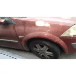 RENAULT MEGANE II BERLINA 3P RENAULT MEGANE II BERLINA 3P '2002 CONFORT AUTHENTIQUE ROJO 2002