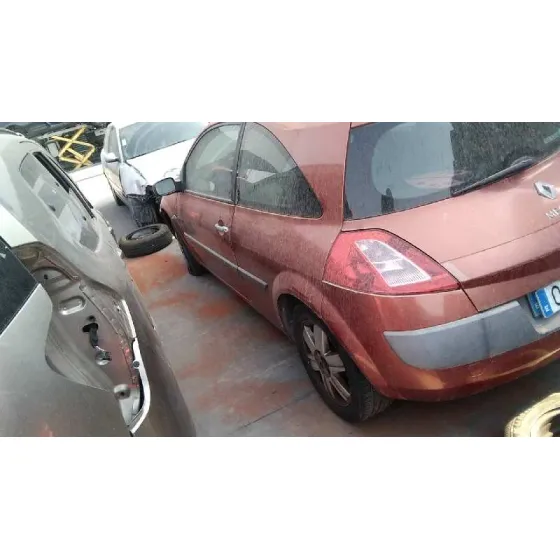 RENAULT MEGANE II BERLINA 3P '2002 CONFORT AUTHENTIQUE ROJO