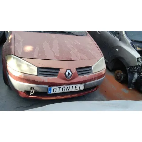 RENAULT MEGANE II BERLINA 3P '2002 CONFORT AUTHENTIQUE ROJO