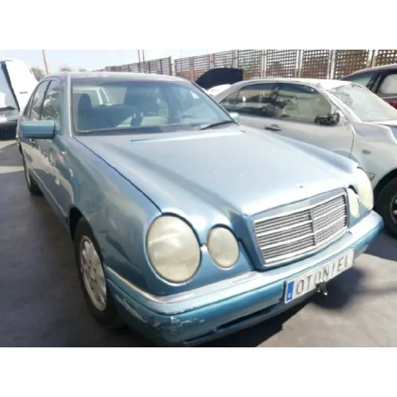 MERCEDES CLASE E (W210) BERLINA DIESEL '1998 220 DIESEL (210.004) AZUL AGUAMARINA