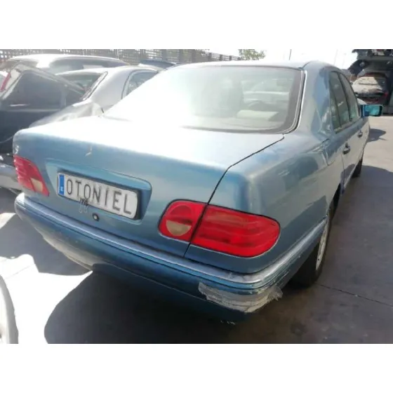 MERCEDES CLASE E (W210) BERLINA DIESEL '1998 220 DIESEL (210.004) AZUL AGUAMARINA