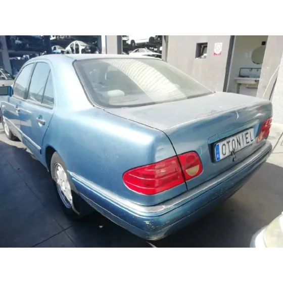 MERCEDES CLASE E (W210) BERLINA DIESEL '1998 220 DIESEL (210.004) AZUL AGUAMARINA