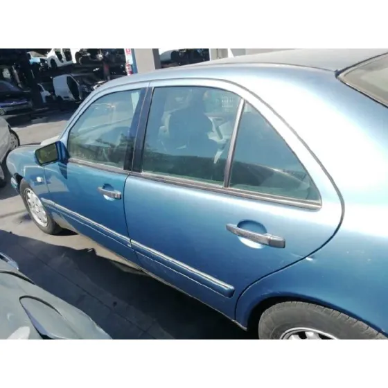MERCEDES CLASE E (W210) BERLINA DIESEL '1998 220 DIESEL (210.004) AZUL AGUAMARINA