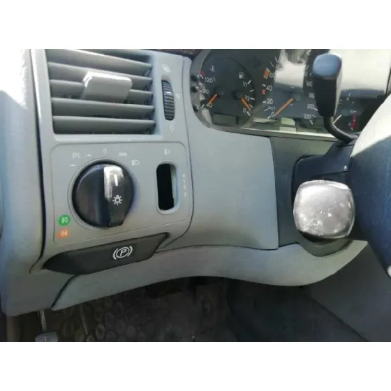 MERCEDES CLASE E (W210) BERLINA DIESEL '1998 220 DIESEL (210.004) AZUL AGUAMARINA