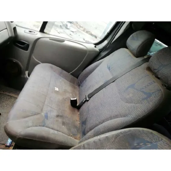 RENAULT TRAFIC COMBI (AB 4.01) '2005 6 - PLAZAS, ACRISTALADO PARCIAL 2,9T COMBI CORTO NEGRO