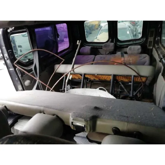 RENAULT TRAFIC COMBI (AB 4.01) '2005 6 - PLAZAS, ACRISTALADO PARCIAL 2,9T COMBI CORTO NEGRO