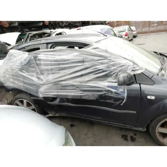 FORD FOCUS BERLINA (CAP) '2006 SPORT GRIS OSCURO