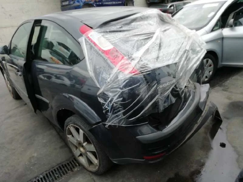 FORD FOCUS BERLINA (CAP) '2006 SPORT GRIS OSCURO