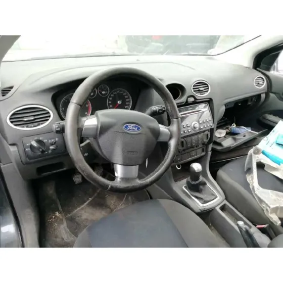 FORD FOCUS BERLINA (CAP) '2006 SPORT GRIS OSCURO