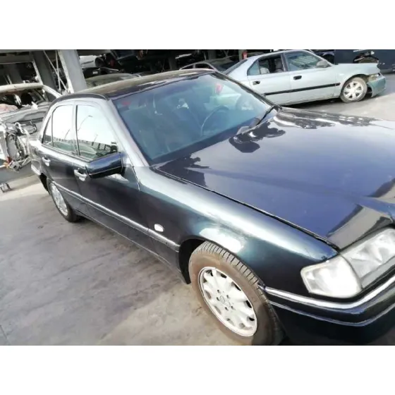 MERCEDES CLASE C (W202) BERLINA '1999 220 CDI (202.133) AZUL