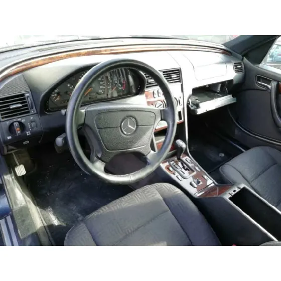 MERCEDES CLASE C (W202) BERLINA '1999 220 CDI (202.133) AZUL