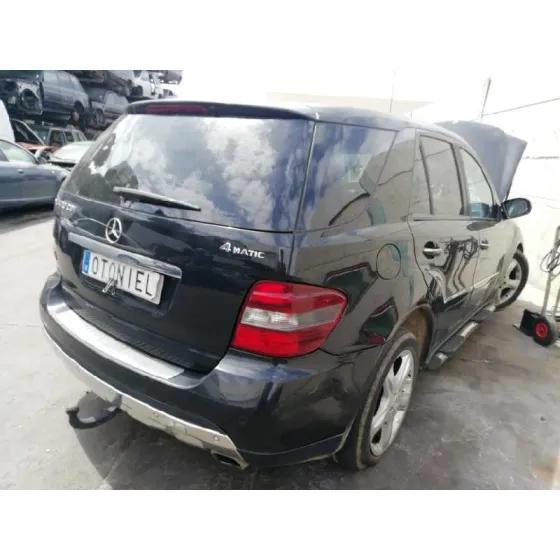 MERCEDES CLASE M (W164) '2007 420 / 450 CDI (164.128) NEGRO