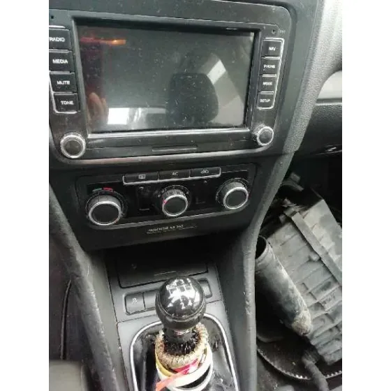 VOLKSWAGEN GOLF VI (5K1) '2011 1.6 TDI BLANCO