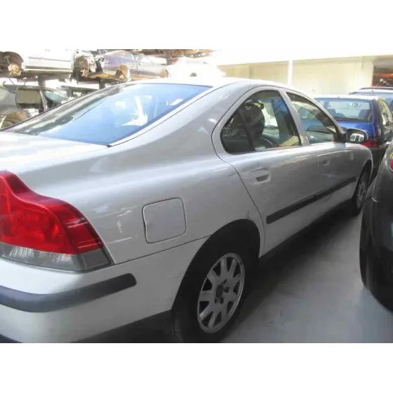 VOLVO S60 BERLINA '2001 D5 BLANCO