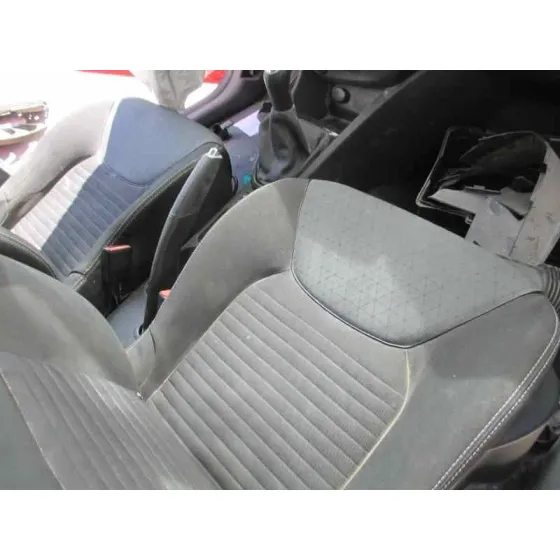 RENAULT CLIO IV '2012 DYNAMIQUE ROJO