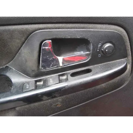 SEAT CORDOBA BERLINA (6K2) '1999 * ROJO