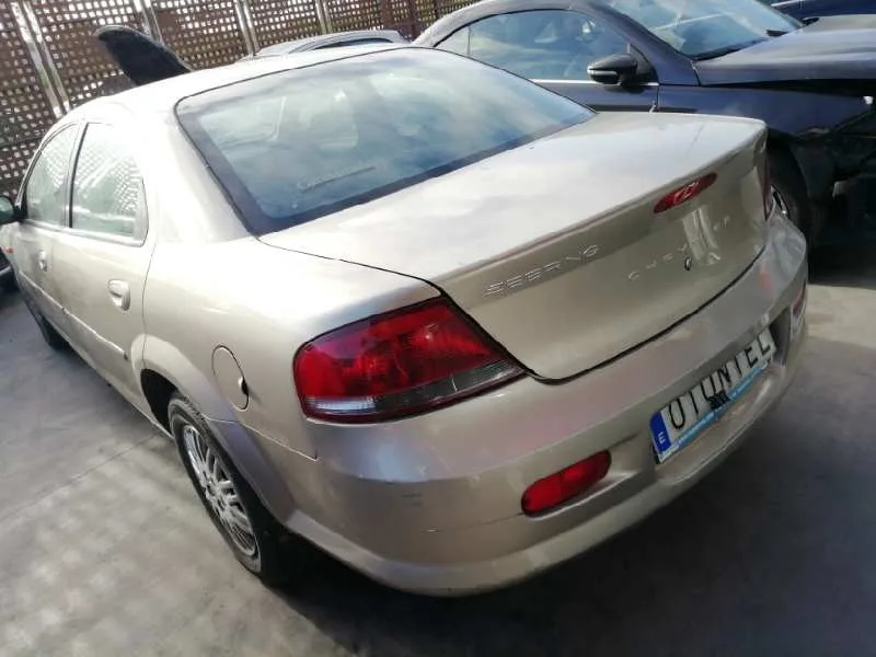 CHRYSLER SEBRING BERLINA (JR41) '2002 2.0 LE MARRON