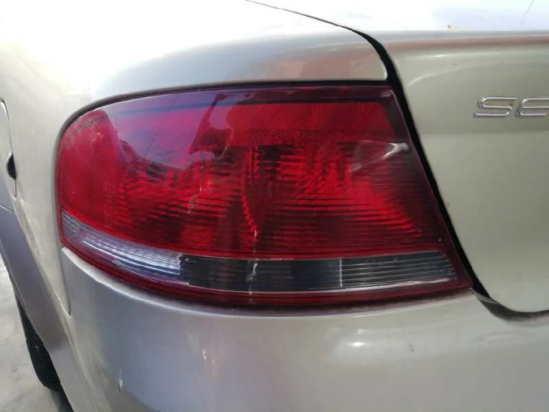 CHRYSLER SEBRING BERLINA (JR41) '2002 2.0 LE MARRON