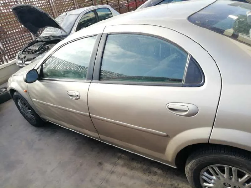 CHRYSLER SEBRING BERLINA (JR41) '2002 2.0 LE MARRON