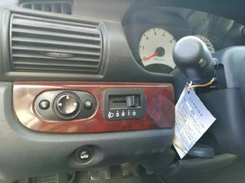 CHRYSLER SEBRING BERLINA (JR41) '2002 2.0 LE MARRON