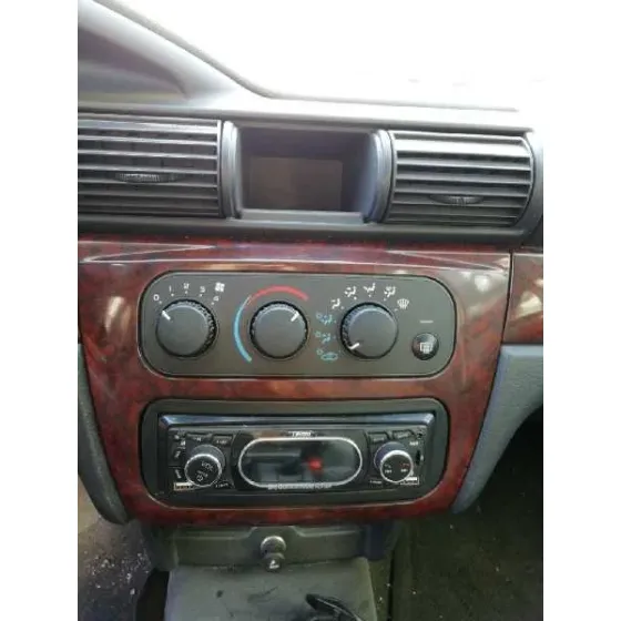 CHRYSLER SEBRING BERLINA (JR41) '2002 2.0 LE MARRON