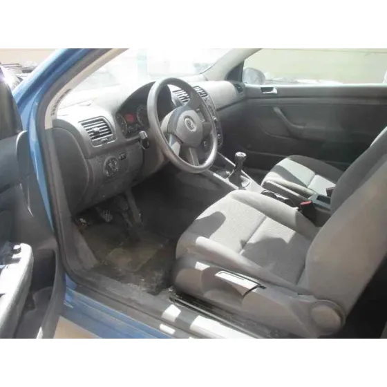 VOLKSWAGEN GOLF V BERLINA (1K1) '2004 1.9 TDI AZUL