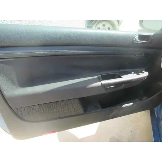 VOLKSWAGEN GOLF V BERLINA (1K1) '2004 1.9 TDI AZUL