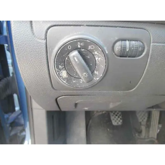 VOLKSWAGEN GOLF V BERLINA (1K1) '2004 1.9 TDI AZUL