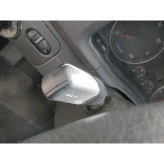 VOLKSWAGEN GOLF V BERLINA (1K1) '2004 1.9 TDI AZUL