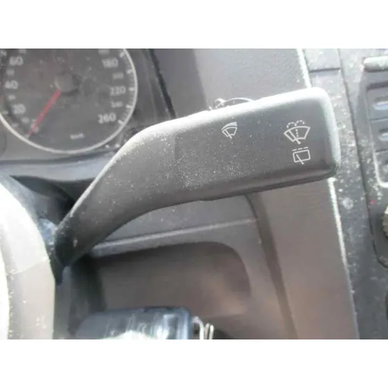 VOLKSWAGEN GOLF V BERLINA (1K1) '2004 1.9 TDI AZUL