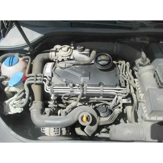 VOLKSWAGEN GOLF V BERLINA (1K1) '2004 1.9 TDI AZUL