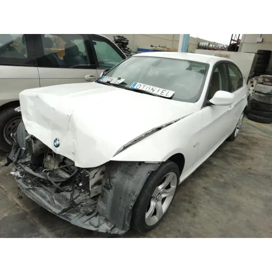 BMW SERIE 3 BERLINA (E90) '2011 318D BLANCO