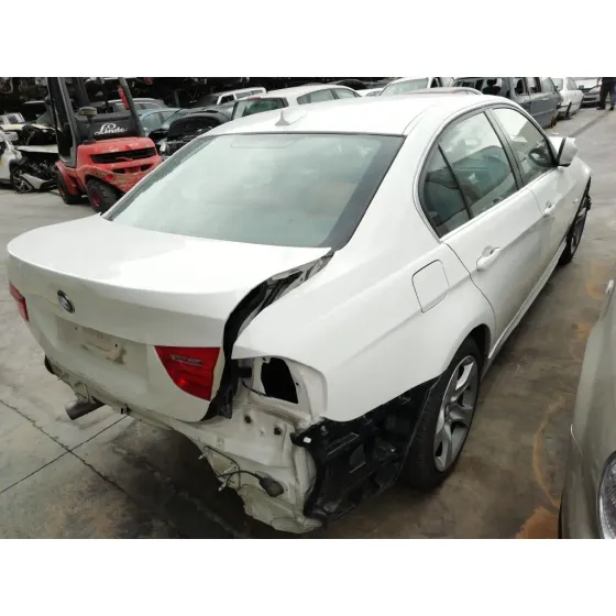 BMW SERIE 3 BERLINA (E90) '2011 318D BLANCO