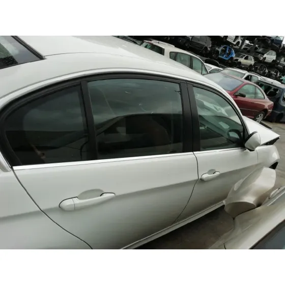 BMW SERIE 3 BERLINA (E90) '2011 318D BLANCO