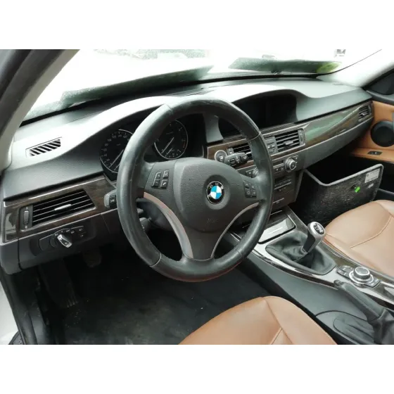 BMW SERIE 3 BERLINA (E90) '2011 318D BLANCO
