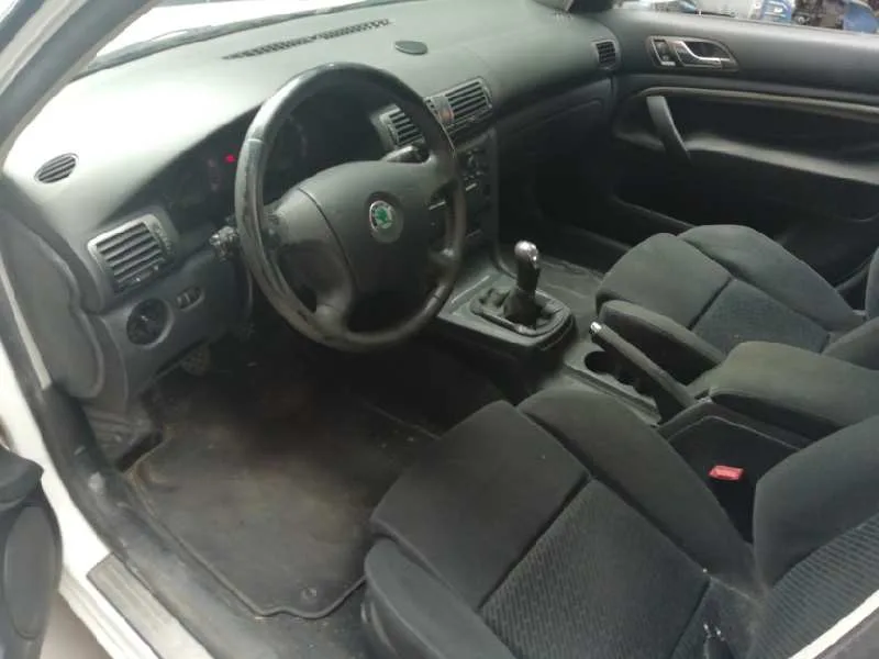 SKODA SUPERB (3U4) '2006 CLASSIC BLANCO