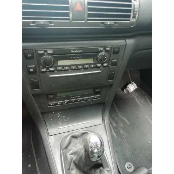 SKODA SUPERB (3U4) '2006 CLASSIC BLANCO
