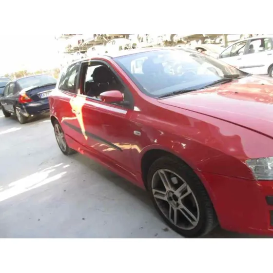 FIAT STILO (192) '2005 1.9 JTD / 1.9 JTD 115 ACTIVE ROJO