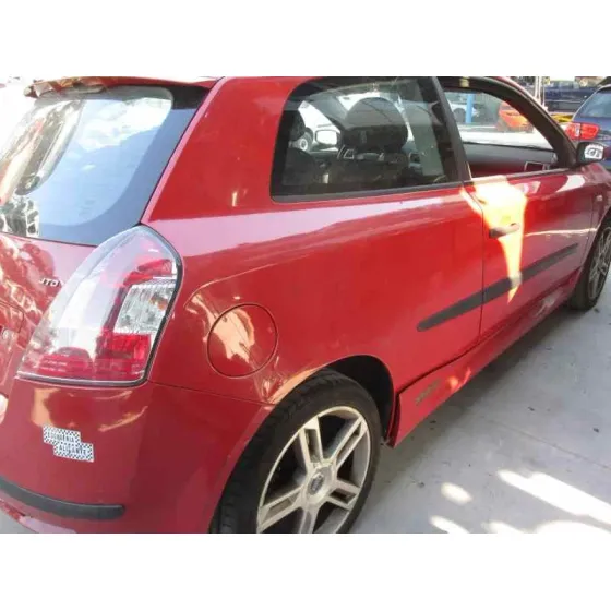 FIAT STILO (192) '2005 1.9 JTD / 1.9 JTD 115 ACTIVE ROJO
