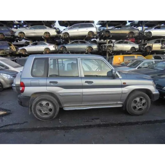 MITSUBISHI MONTERO PININ (H60/H70) '2002 2000 GDI (5-PTAS.) GRIS